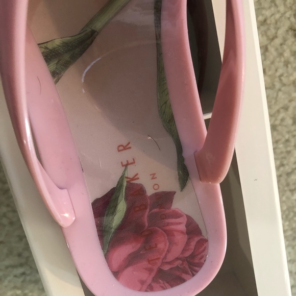 Sandals - Picture 5 of 5